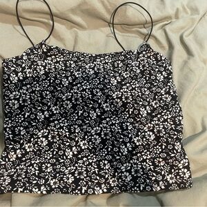 Black and white flowers crop top